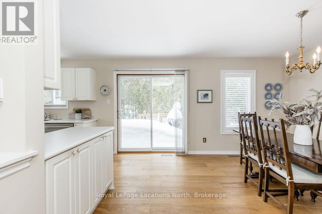 40 Fairway Crescent, Wasaga Beach, Ontario  L9Z 1B8 - Photo 10 - S12848716
