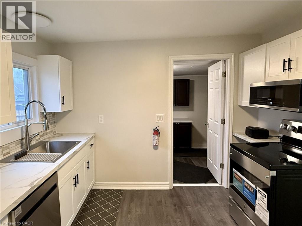 318 Lafontaine Street, Wallaceburg, Ontario  N8A 4H9 - Photo 15 - 40809760