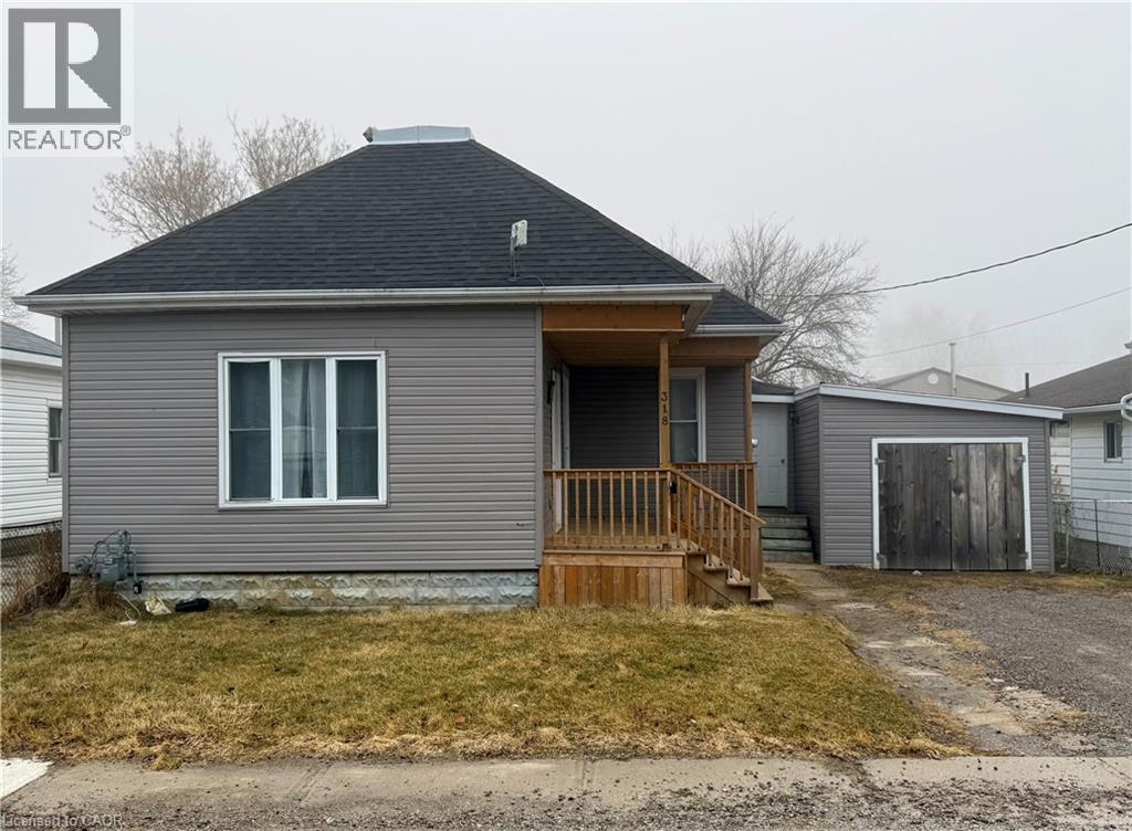 318 Lafontaine Street, Wallaceburg, Ontario  N8A 4H9 - Photo 2 - 40809760