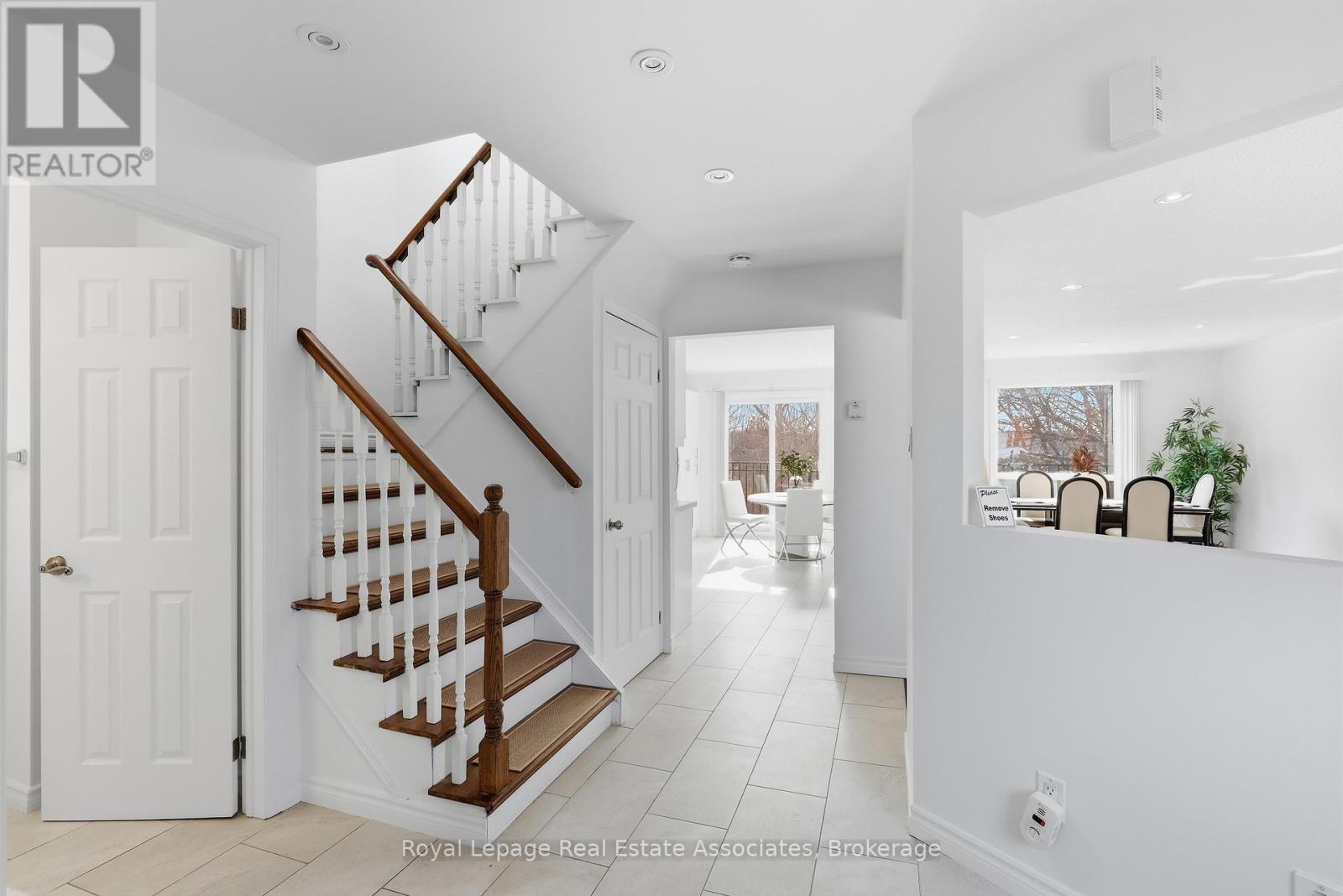 115 Coles Avenue, Vaughan, Ontario  L4L 1L8 - Photo 6 - N12819732