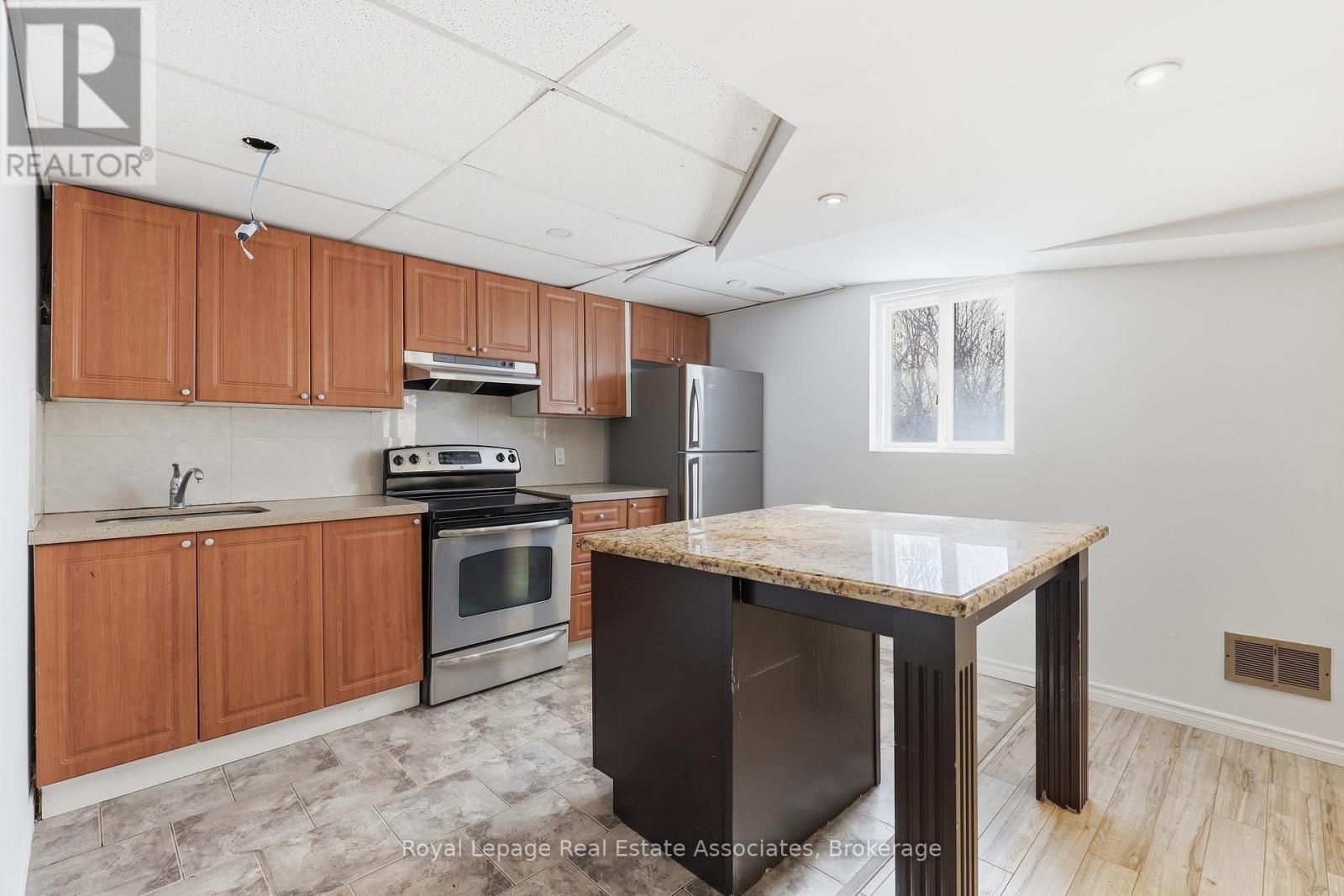 115 Coles Avenue, Vaughan, Ontario  L4L 1L8 - Photo 32 - N12819732