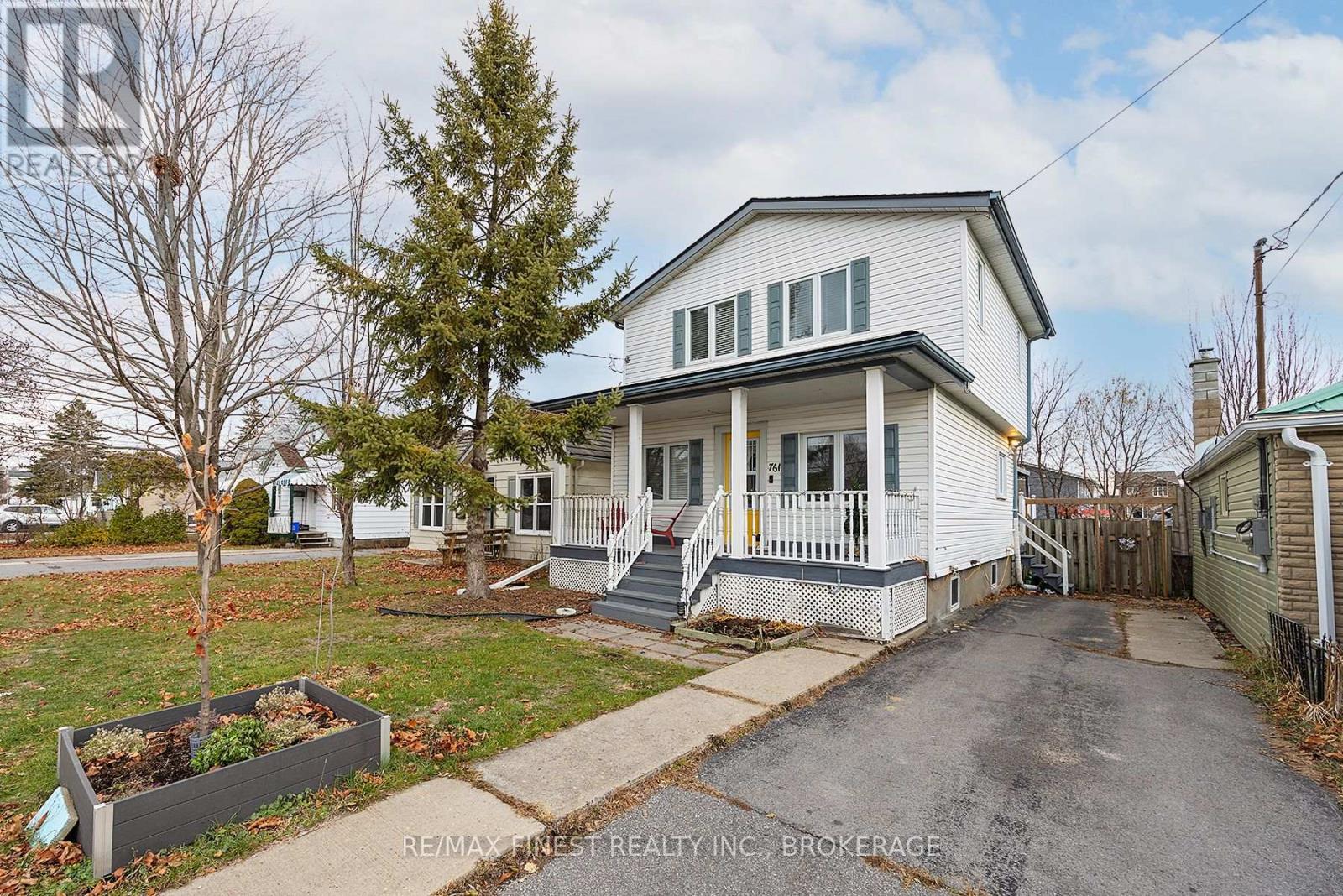 761 Victoria Street, Kingston (East Of Sir John A. Blvd), Ontario  K7K 4S9 - Photo 3 - X12848844