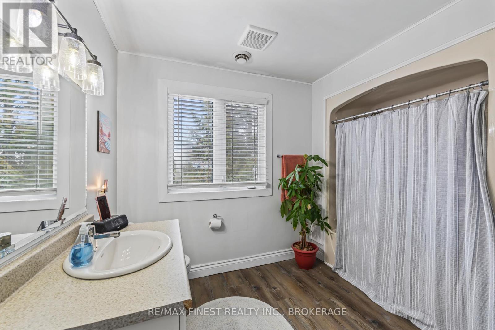 761 Victoria Street, Kingston (East Of Sir John A. Blvd), Ontario  K7K 4S9 - Photo 37 - X12848844