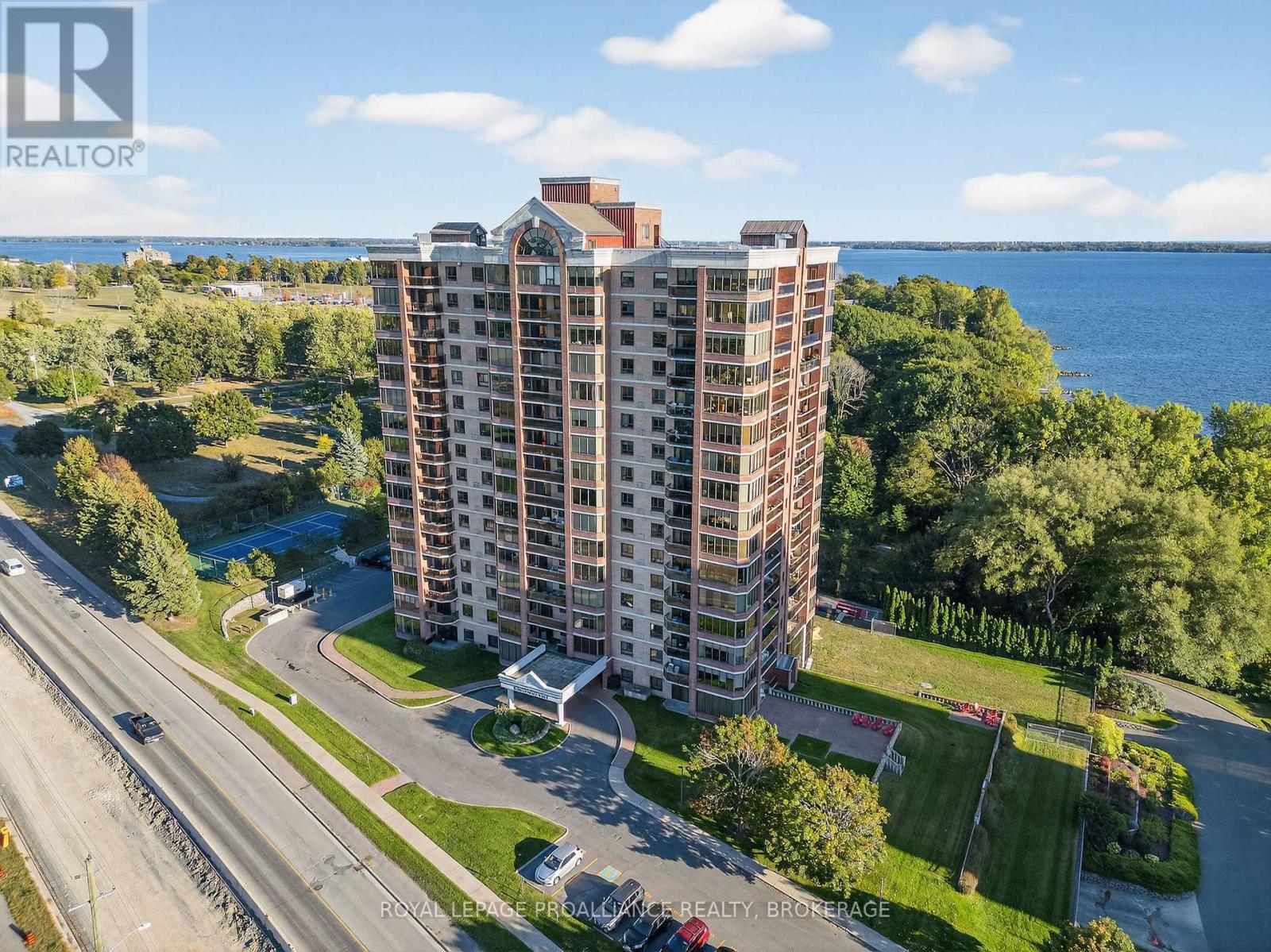 404 - 1000 KING STREET W, Kingston, Ontario