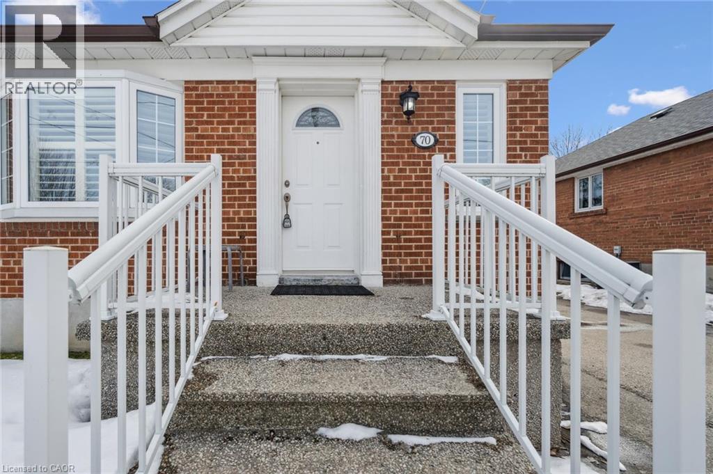 70 Westleigh Crescent, Etobicoke, Ontario  M8W 3Z7 - Photo 2 - 40809739