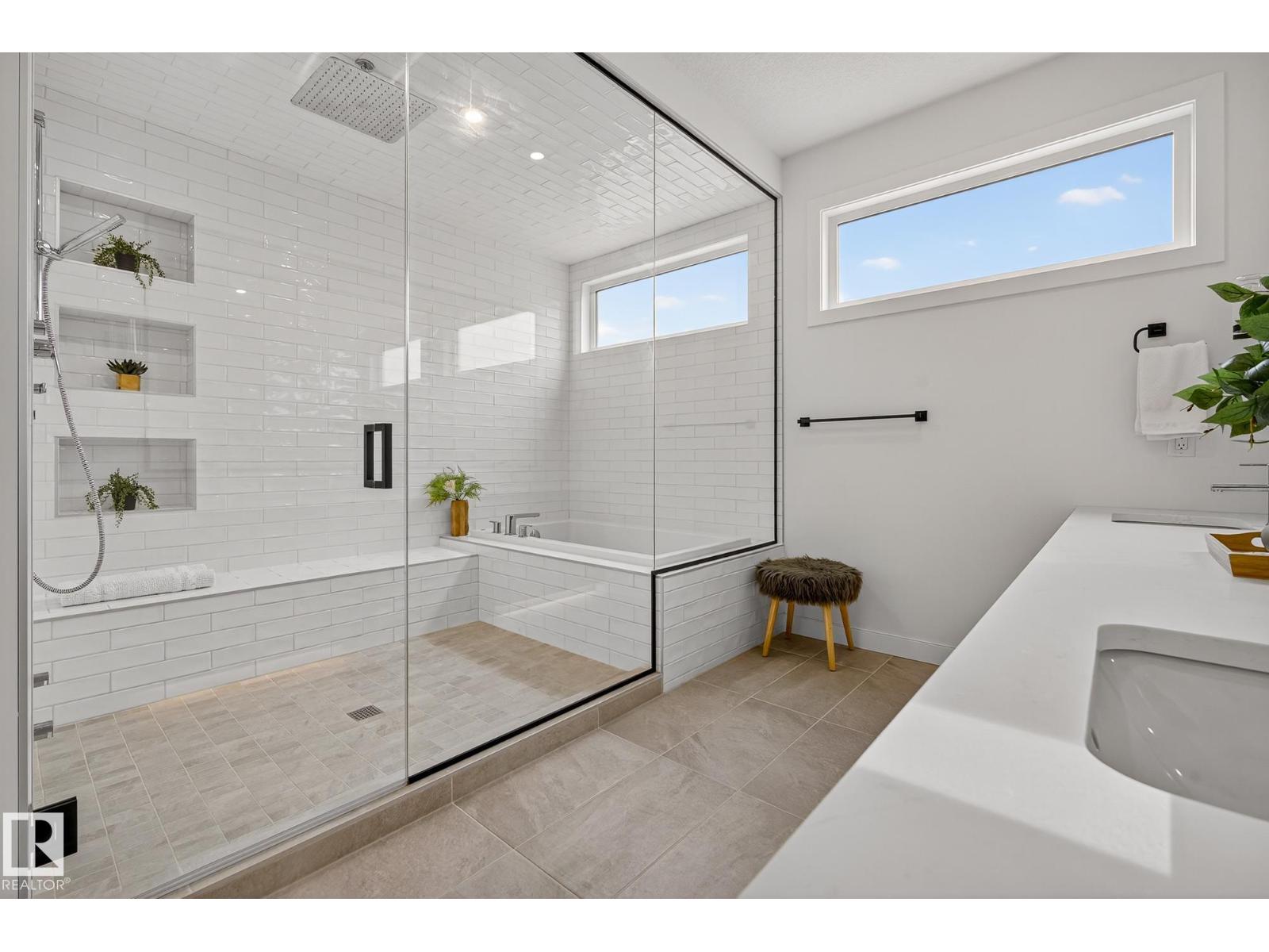 9721 96 St Nw, Edmonton, Alberta  T6C 3Z4 - Photo 19 - E4472066