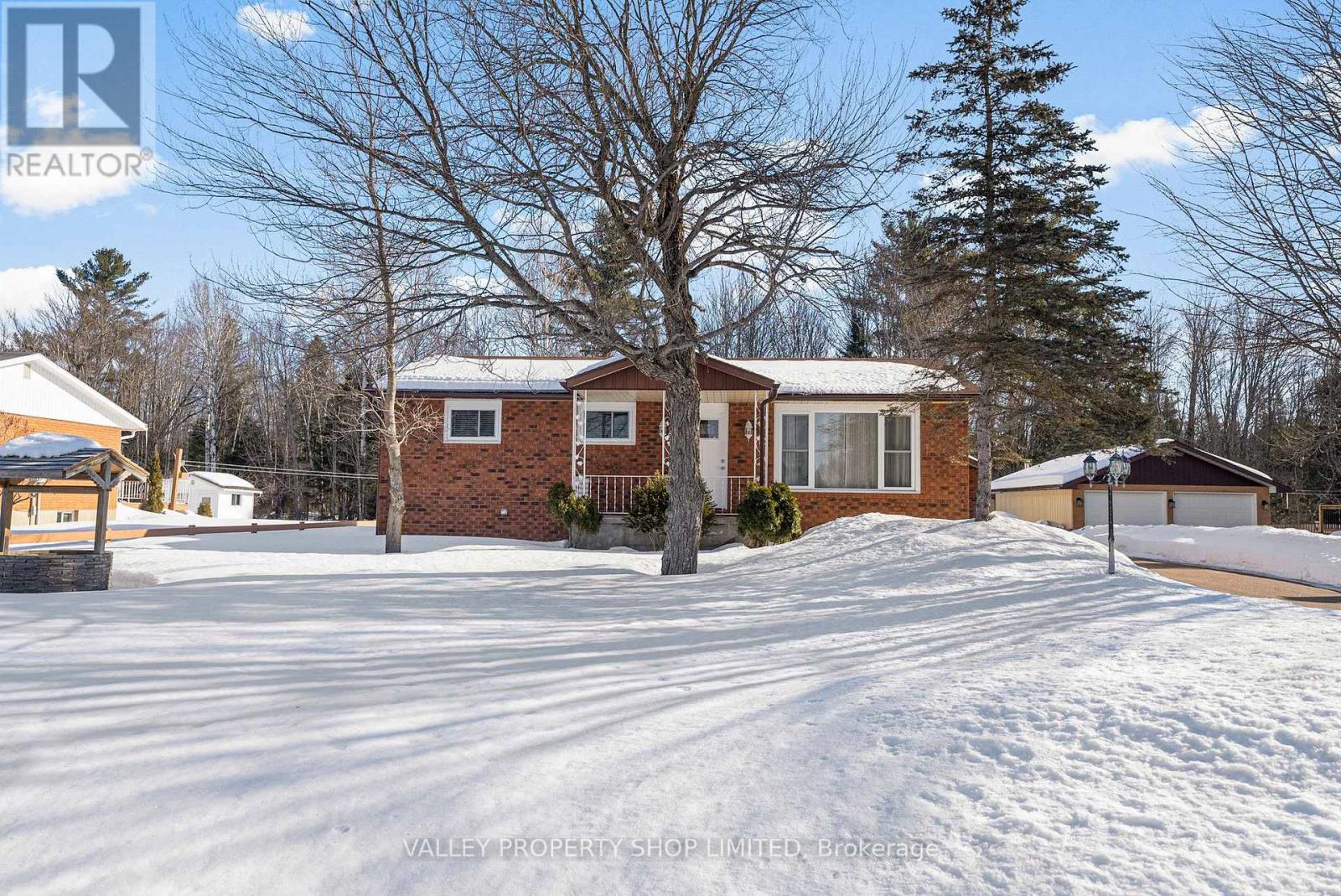 1224 B Line Road, Laurentian Valley, Ontario  K8A 6W8 - Photo 40 - X12848316