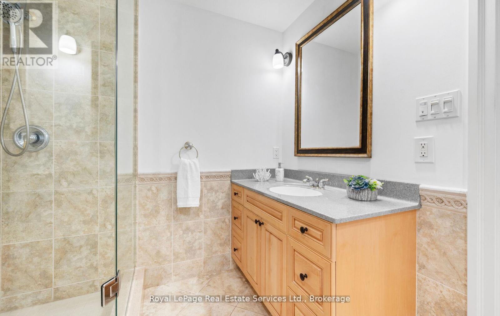 1465 Shamrock Lane, Oakville, Ontario  L6L 1R1 - Photo 23 - W12848924