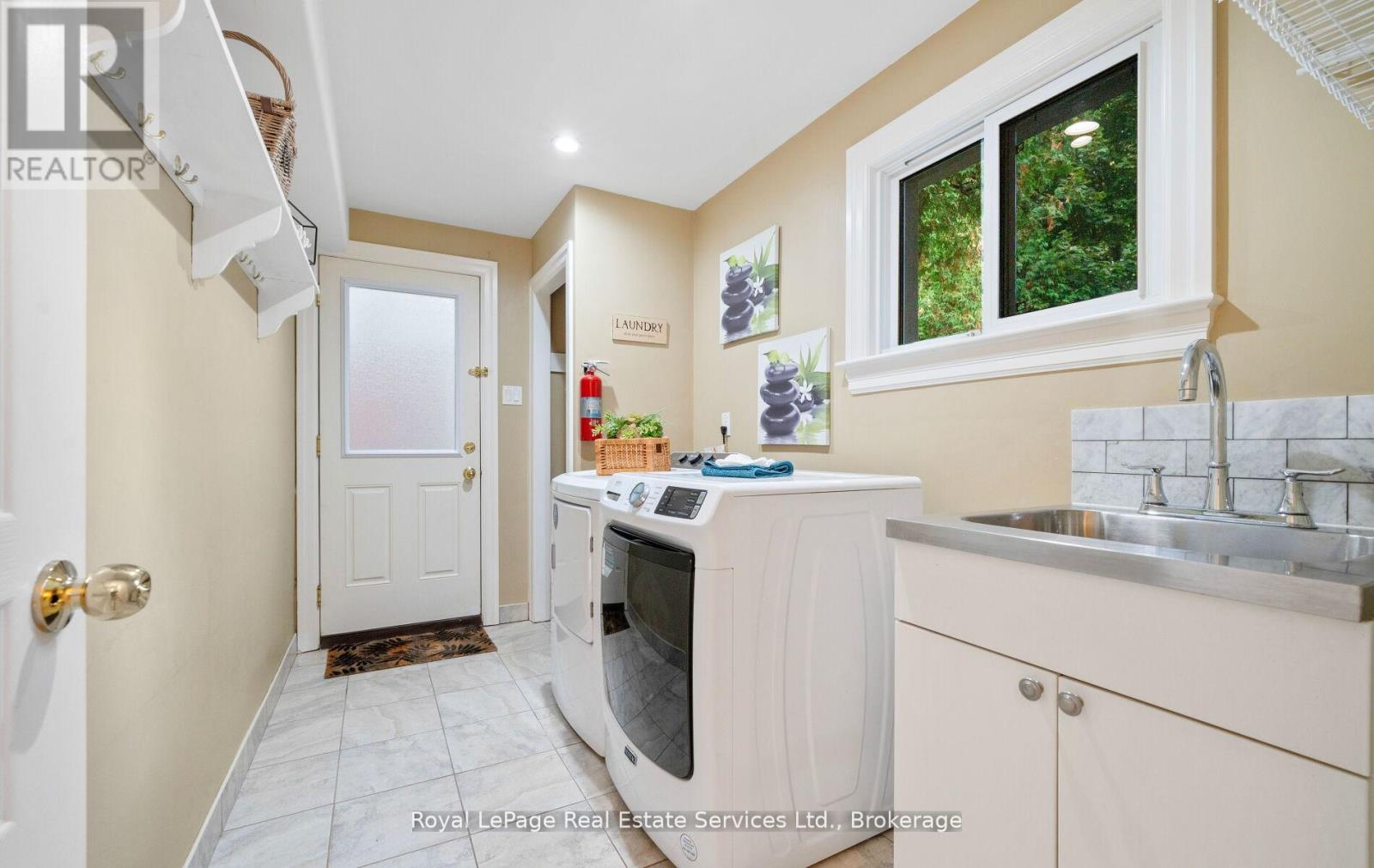 1465 Shamrock Lane, Oakville, Ontario  L6L 1R1 - Photo 34 - W12848924