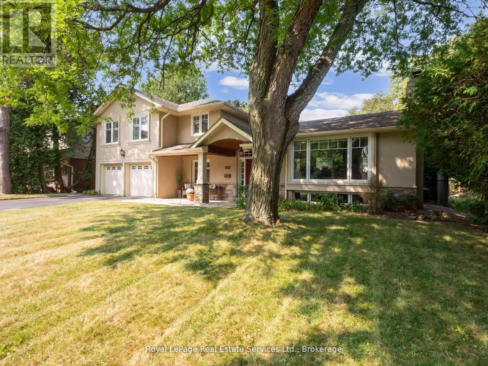 1465 Shamrock Lane, Oakville, Ontario  L6L 1R1 - Photo 3 - W12848924