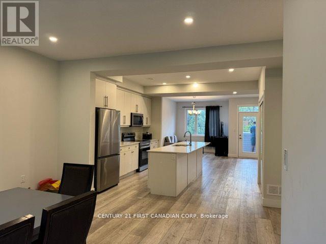 49 - 990 Deveron Crescent, London South, Ontario  N5Z 0B3 - Photo 3 - X12848678