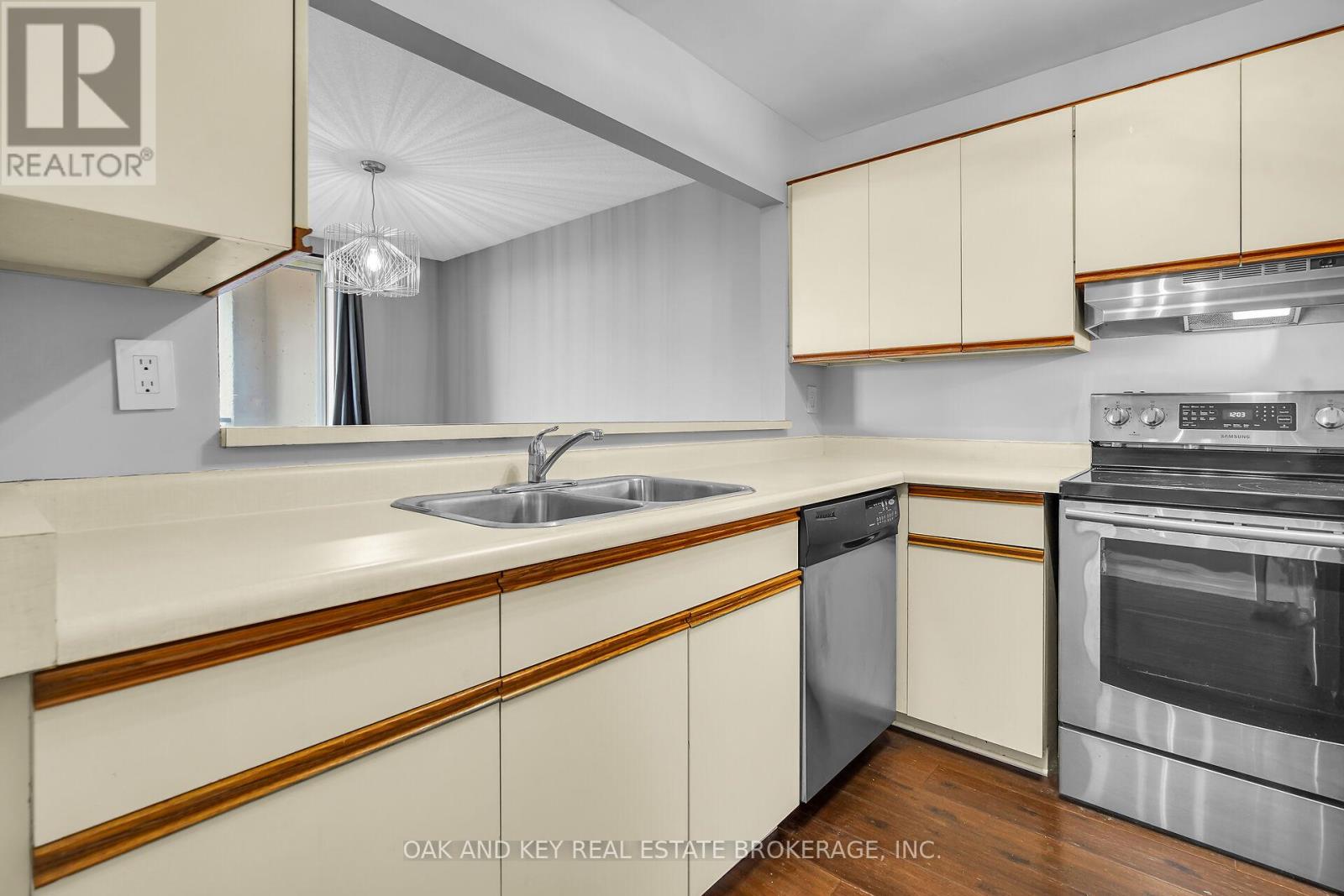 1404 - 500 Talbot Street, London East, Ontario  N6A 2S3 - Photo 7 - X12848784