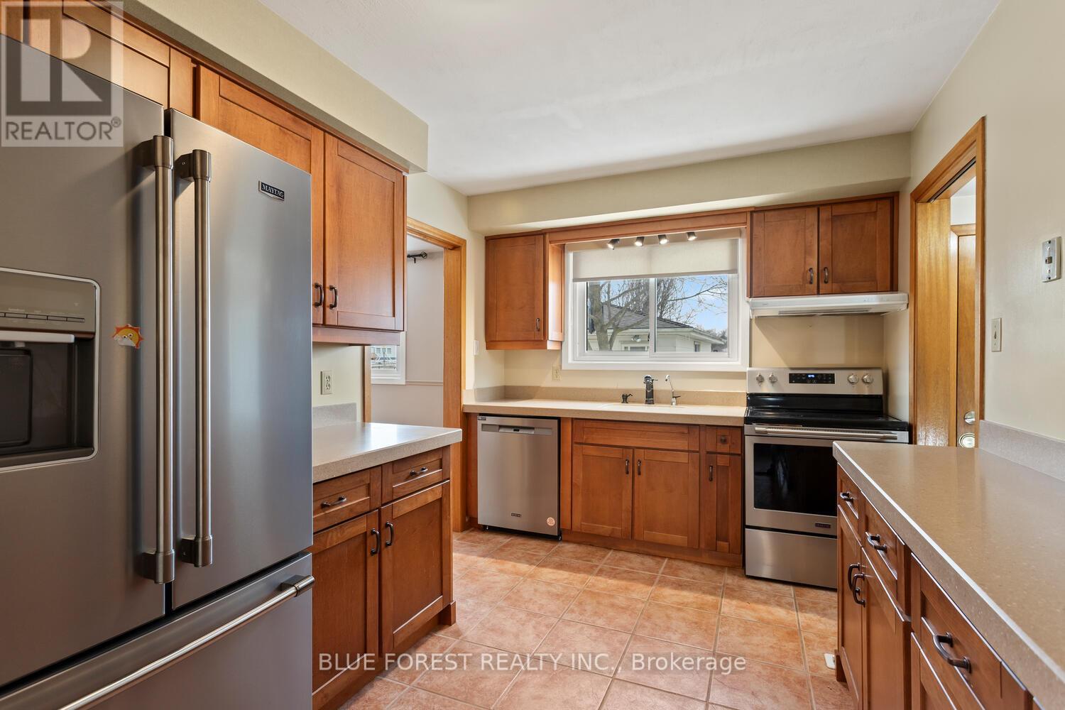 1001 Osgoode Drive, London South, Ontario  N6E 1C9 - Photo 14 - X12848940