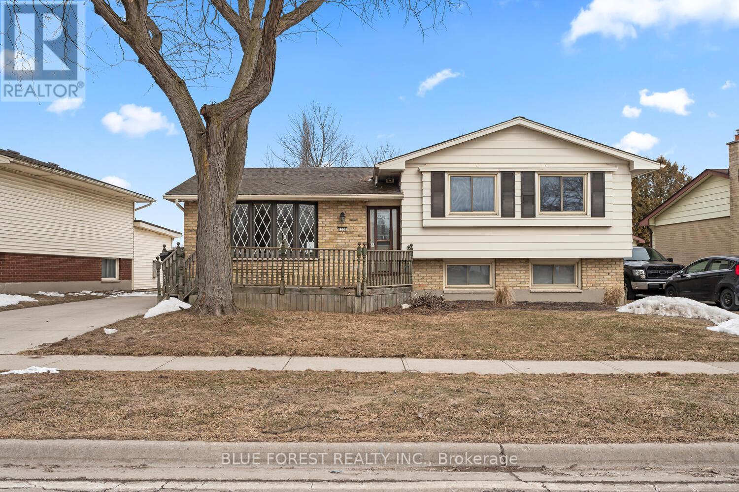 1001 Osgoode Drive, London South, Ontario  N6E 1C9 - Photo 2 - X12848940