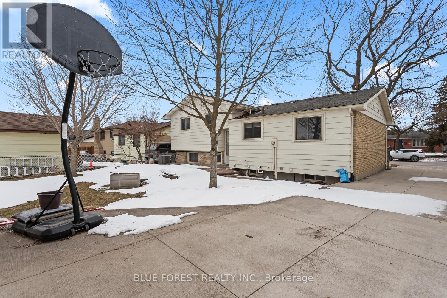 1001 Osgoode Drive, London South, Ontario  N6E 1C9 - Photo 36 - X12848940