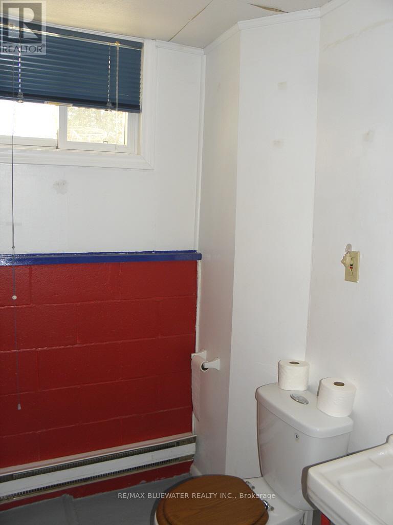 6386 Victoria Avenue, Lambton Shores, Ontario  N0N 1J2 - Photo 29 - X12849002