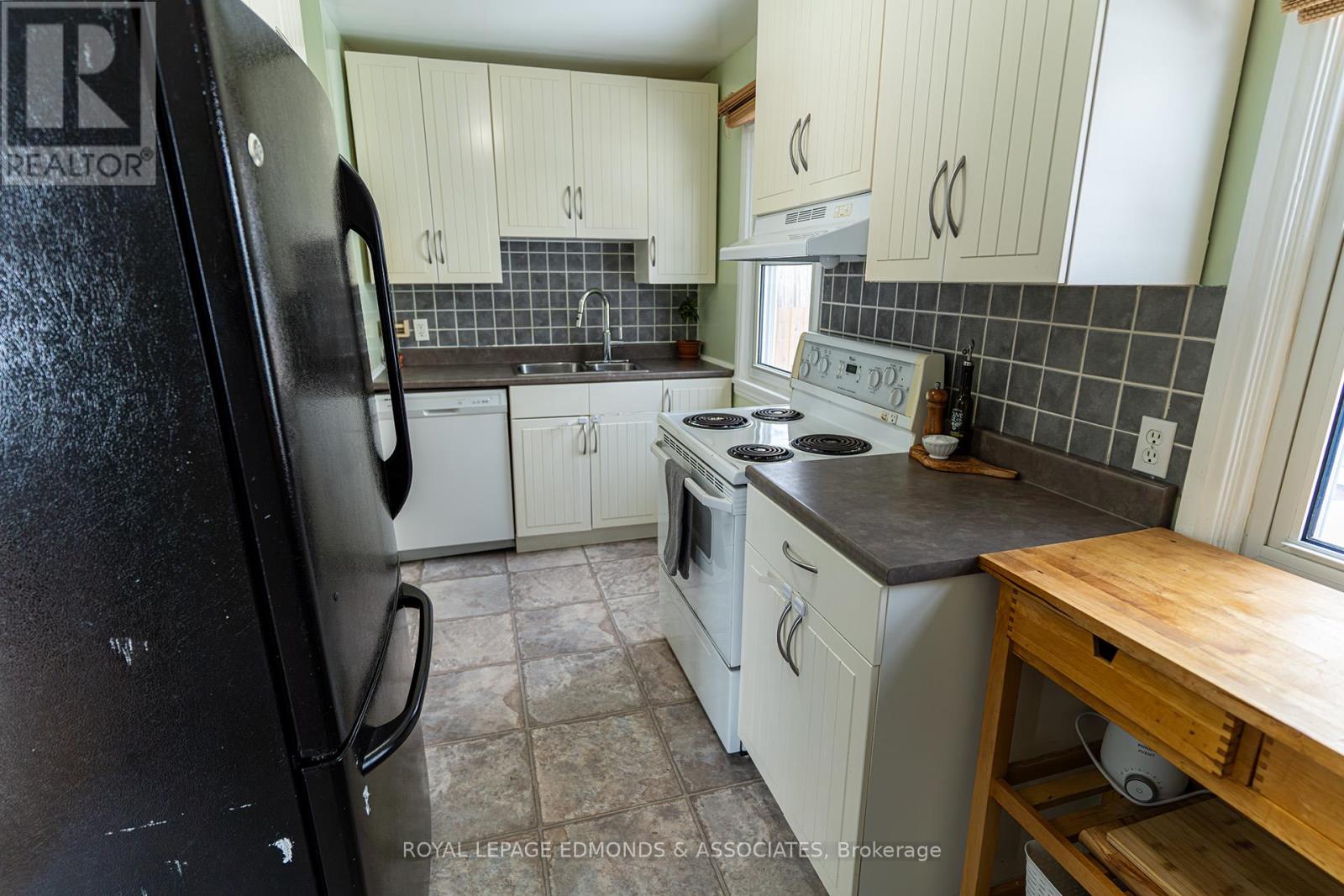 566 Elizabeth Street, Pembroke, Ontario  K8A 1W8 - Photo 12 - X12848852