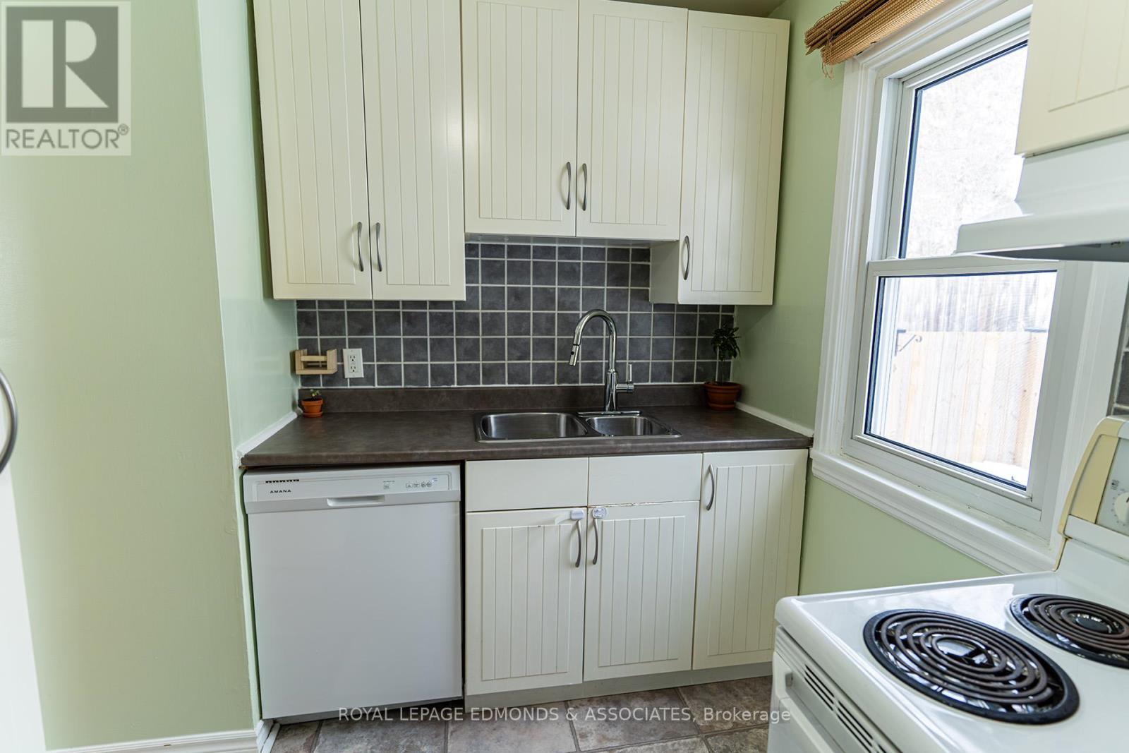 566 Elizabeth Street, Pembroke, Ontario  K8A 1W8 - Photo 14 - X12848852