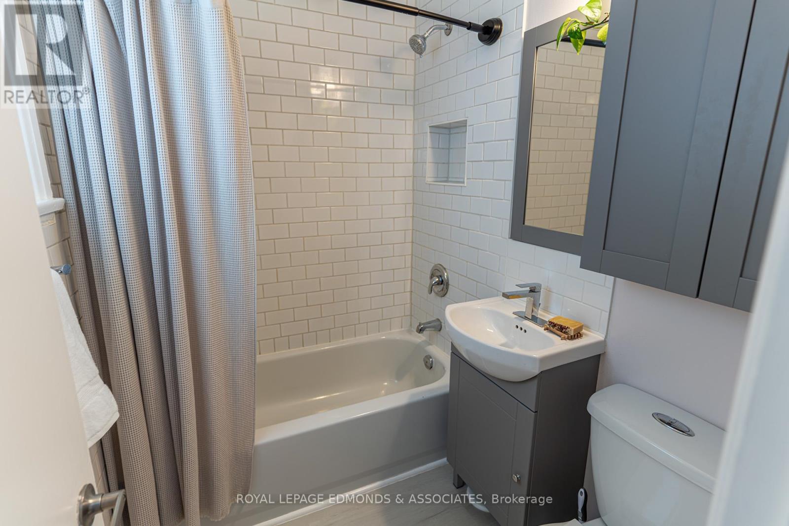 566 Elizabeth Street, Pembroke, Ontario  K8A 1W8 - Photo 18 - X12848852