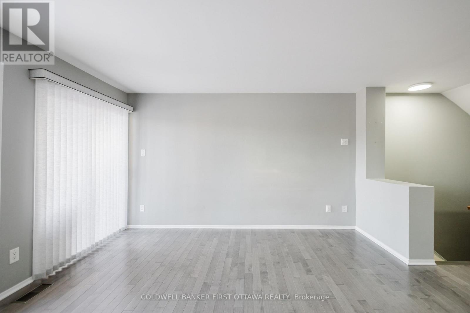 292 Cresthaven Drive, Ottawa, Ontario  K2G 6W4 - Photo 10 - X12848734