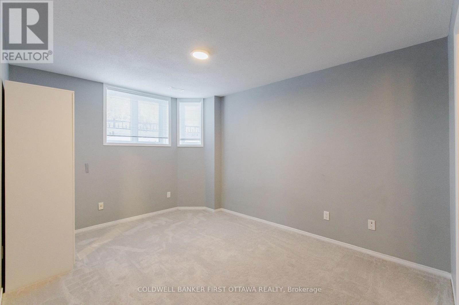 292 Cresthaven Drive, Ottawa, Ontario  K2G 6W4 - Photo 15 - X12848734