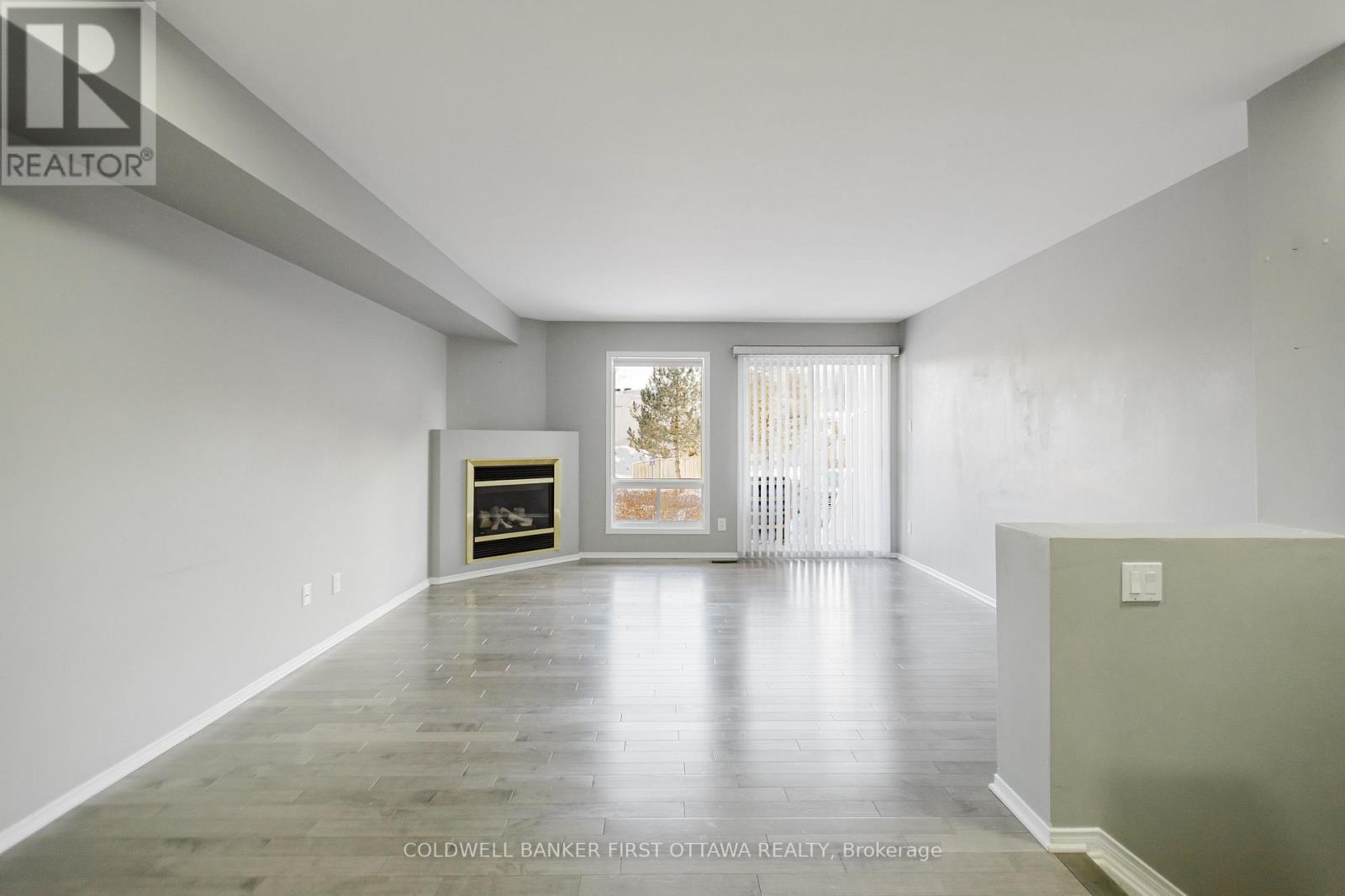 292 Cresthaven Drive, Ottawa, Ontario  K2G 6W4 - Photo 9 - X12848734