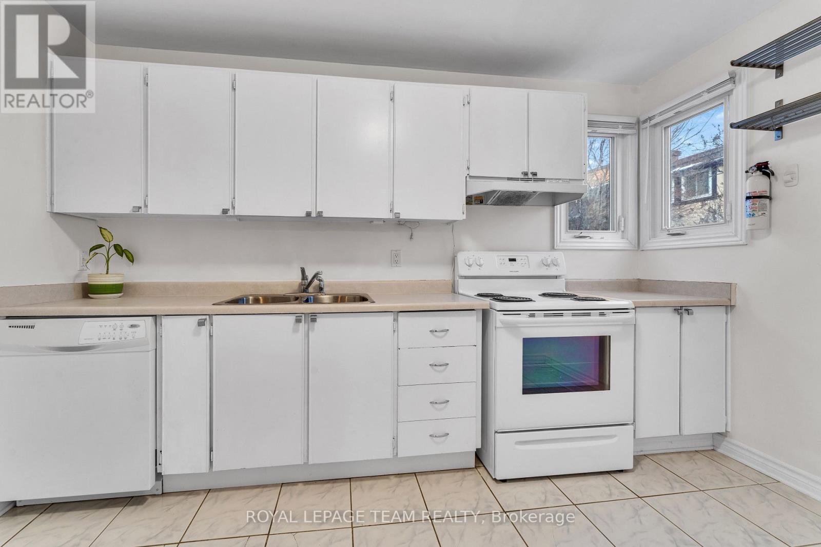 61 - 3344 Uplands Drive, Ottawa, Ontario  K1V 9R9 - Photo 8 - X12848738