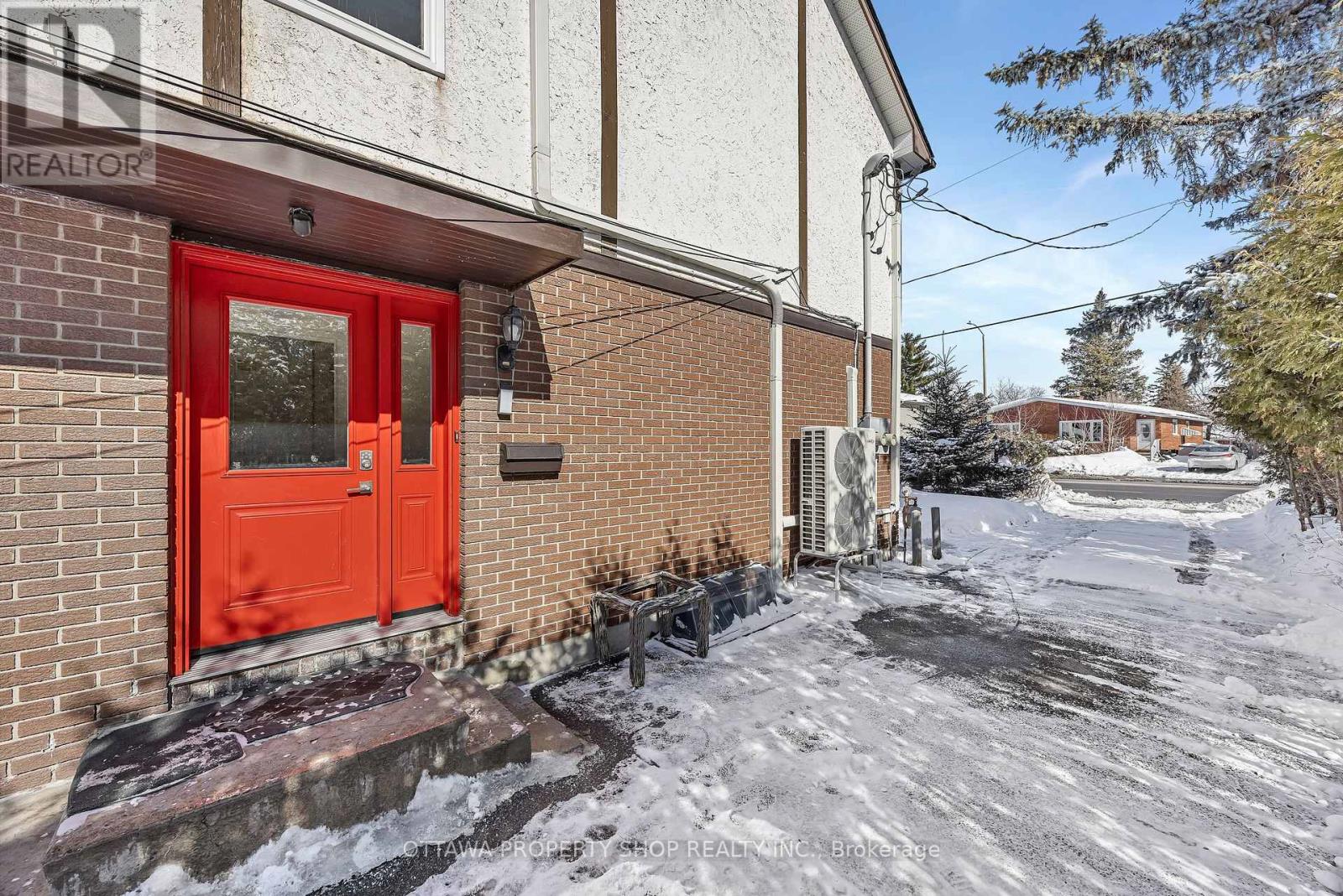 848 Maitland Avenue, Ottawa, Ontario  K2A 2S3 - Photo 4 - X12848842