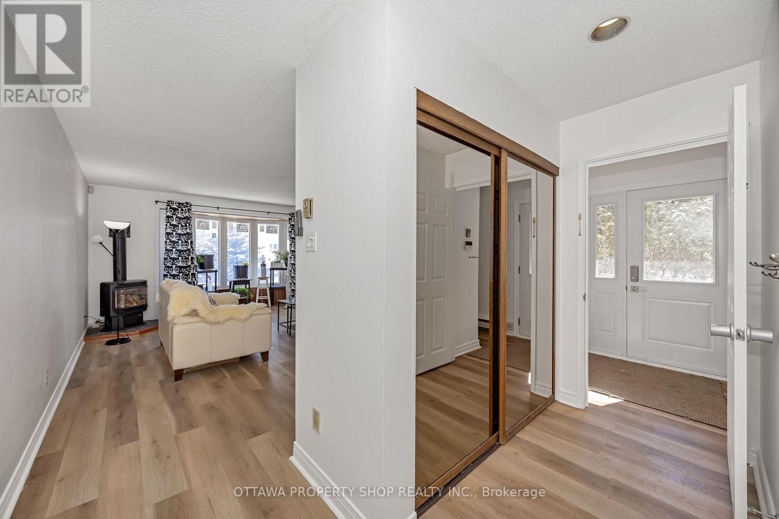 848 Maitland Avenue, Ottawa, Ontario  K2A 2S3 - Photo 6 - X12848842