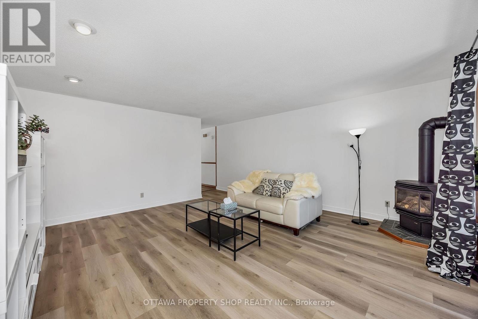 848 Maitland Avenue, Ottawa, Ontario  K2A 2S3 - Photo 9 - X12848842