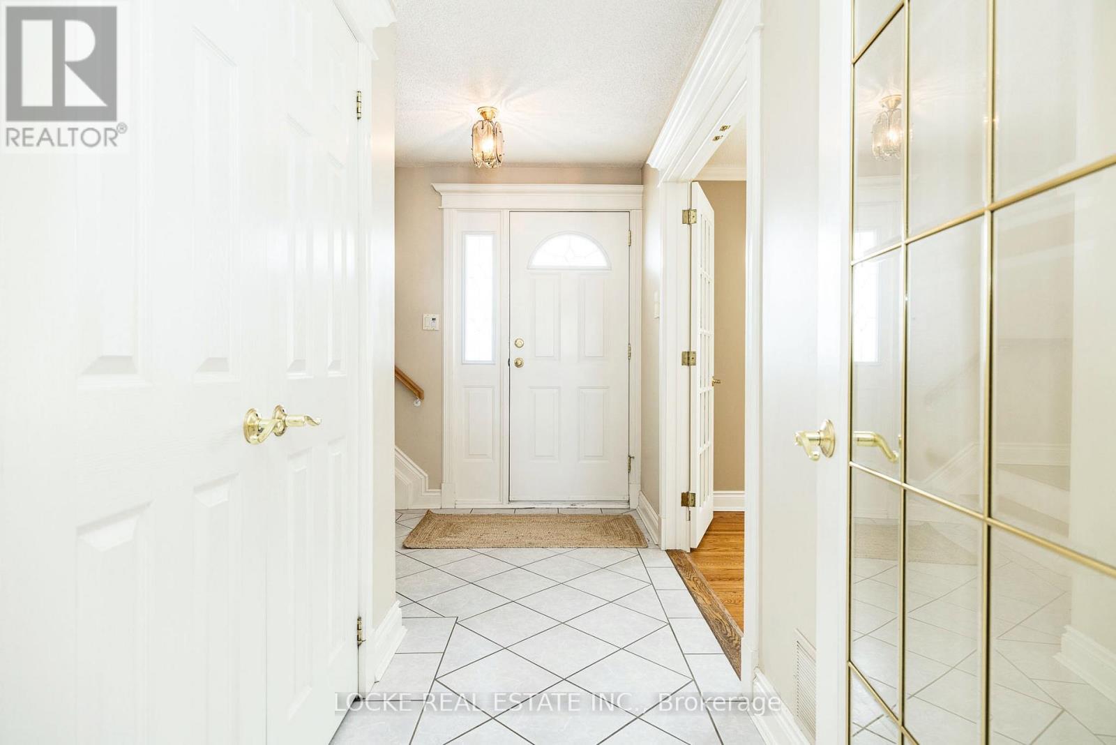 279 Hoylake Crescent, Ottawa, Ontario  K1E 1M1 - Photo 21 - X12848846