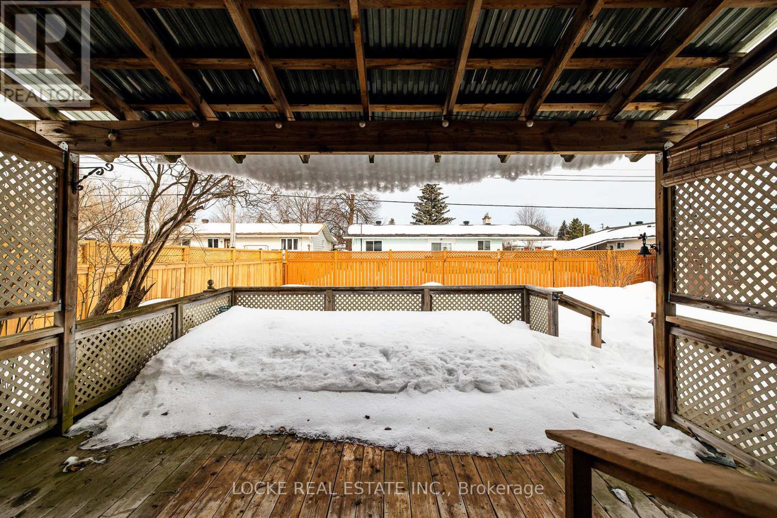 279 Hoylake Crescent, Ottawa, Ontario  K1E 1M1 - Photo 35 - X12848846