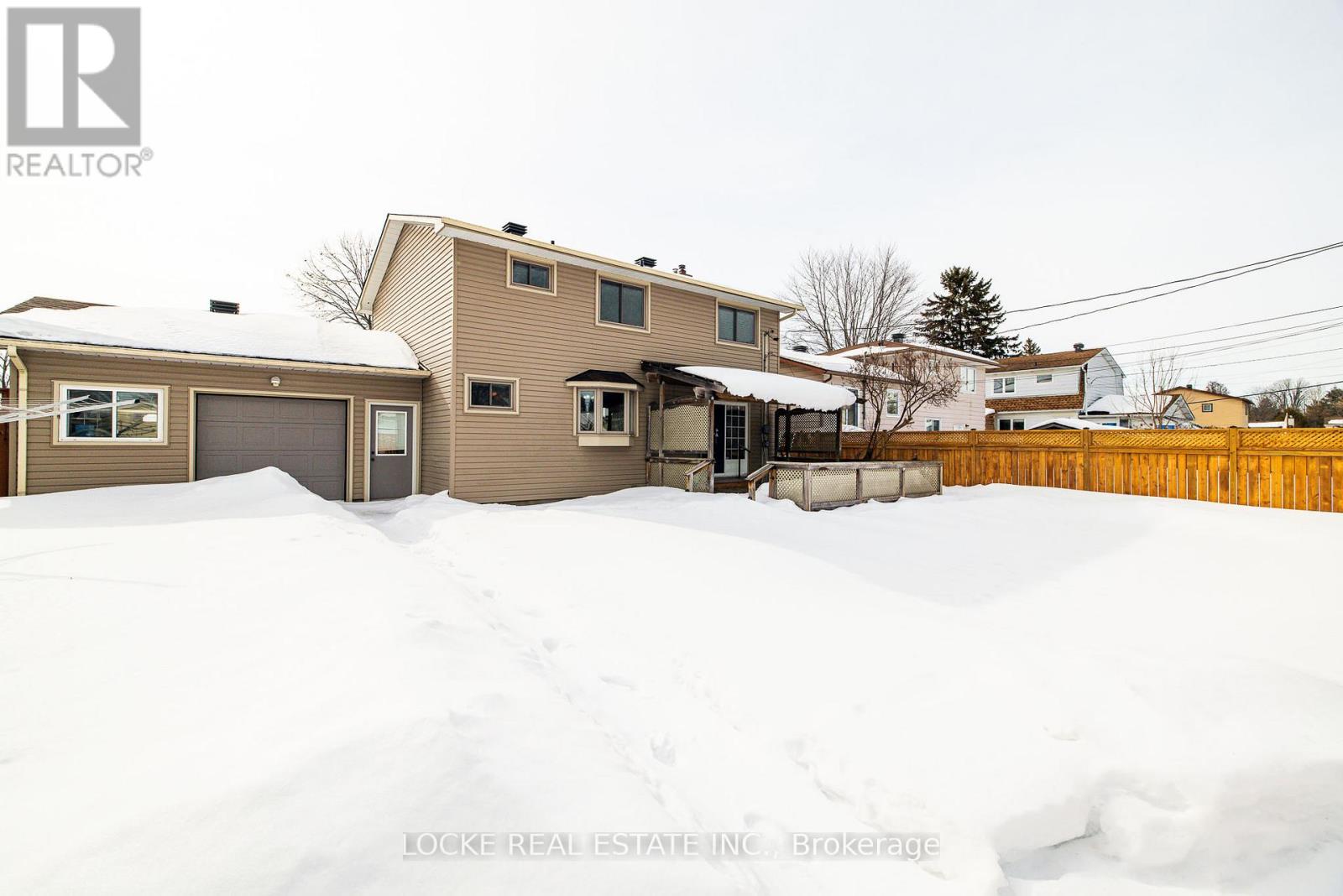 279 Hoylake Crescent, Ottawa, Ontario  K1E 1M1 - Photo 37 - X12848846