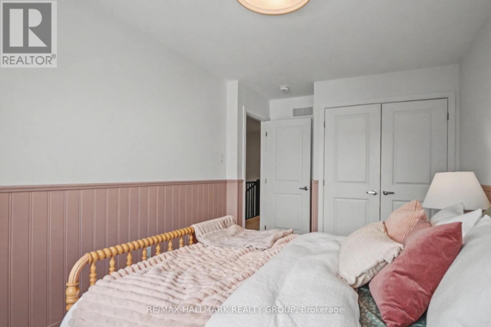 1126 Spoor Street, Ottawa, Ontario  K2W 0N4 - Photo 17 - X12848850