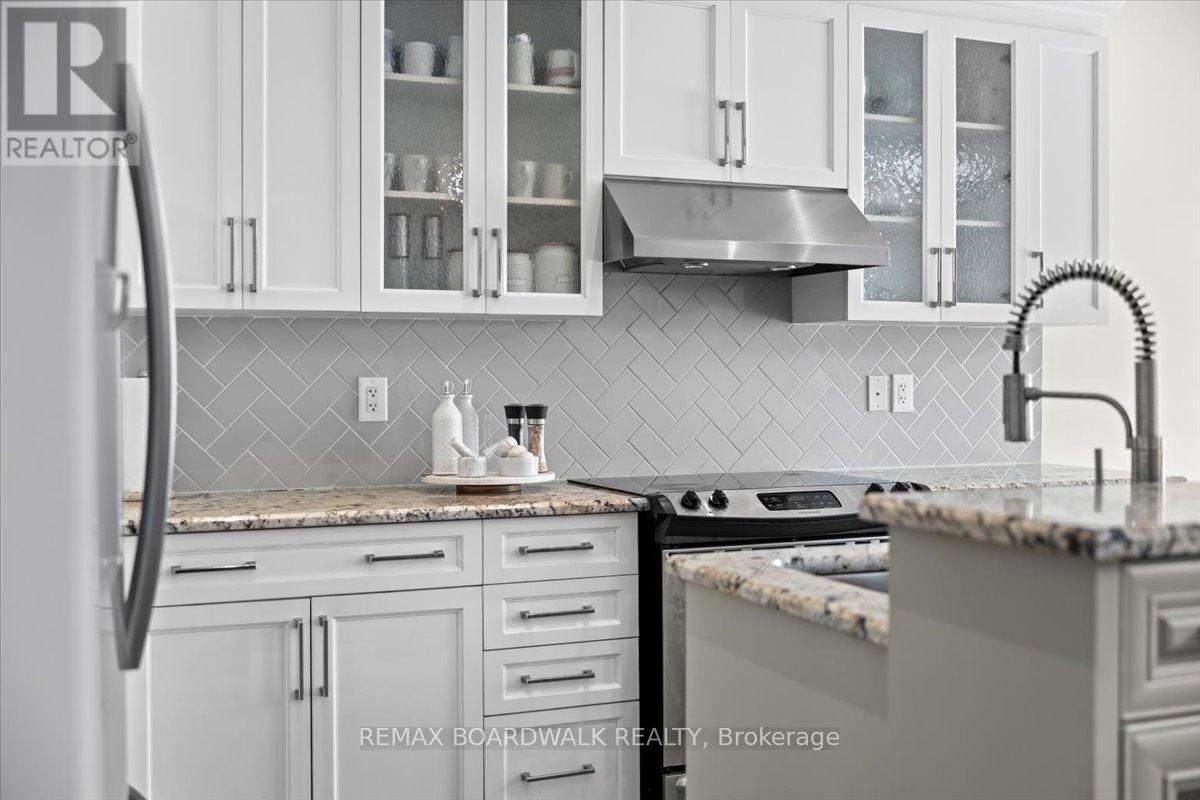 330 Bobolink Ridge, Ottawa, Ontario  K2V 0B7 - Photo 20 - X12848874