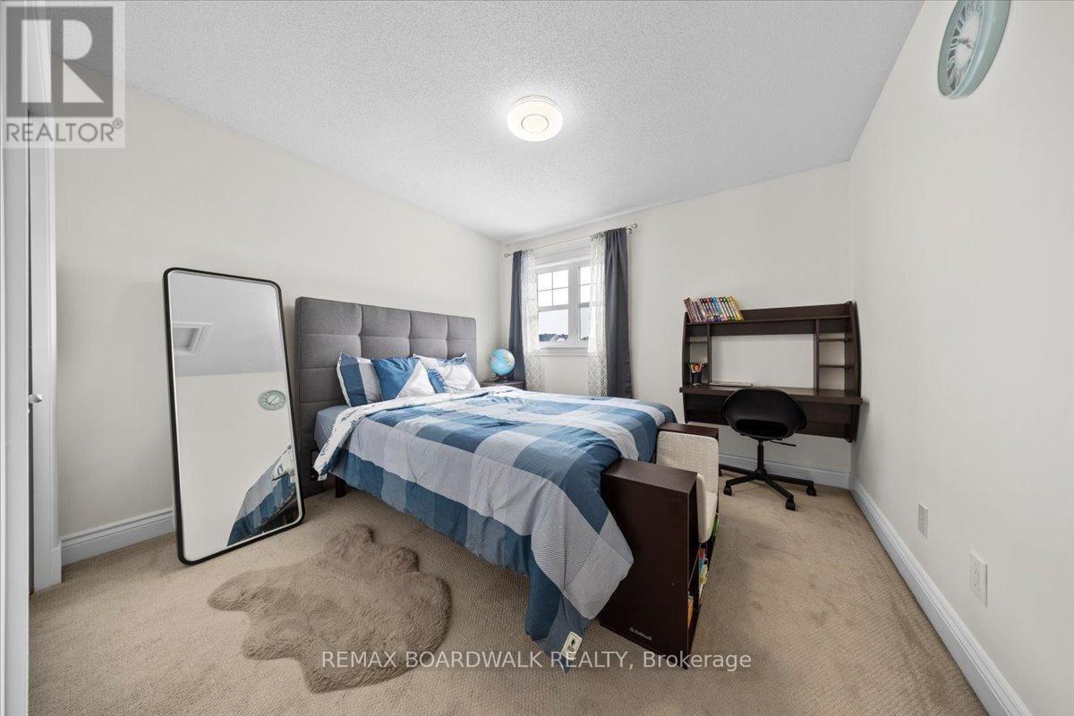 330 Bobolink Ridge, Ottawa, Ontario  K2V 0B7 - Photo 33 - X12848874