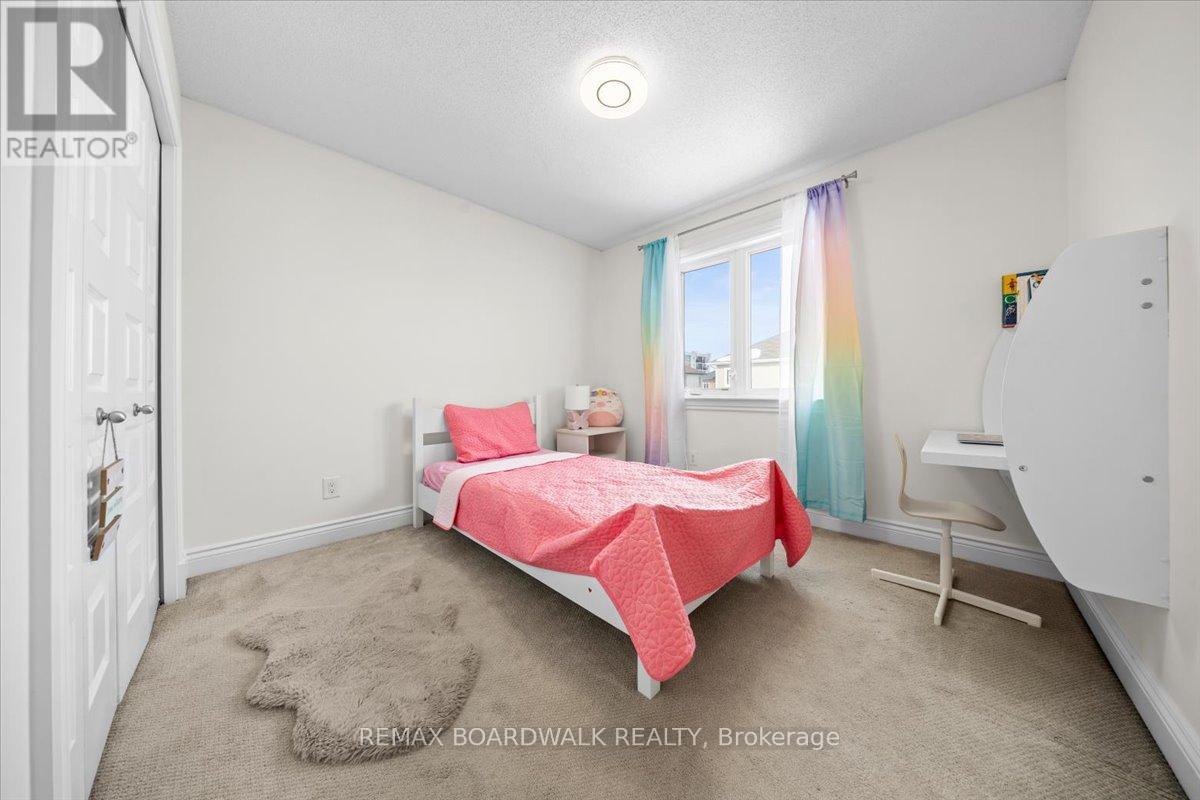 330 Bobolink Ridge, Ottawa, Ontario  K2V 0B7 - Photo 34 - X12848874