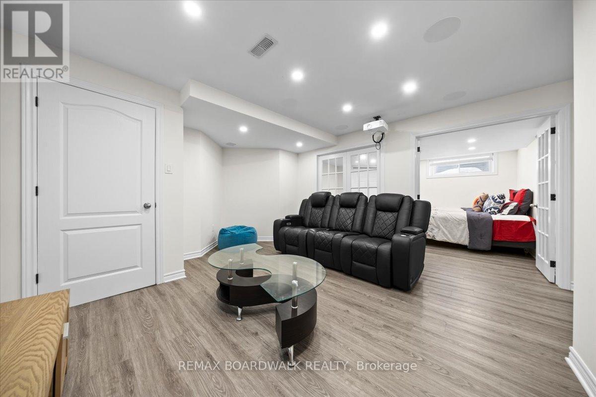 330 Bobolink Ridge, Ottawa, Ontario  K2V 0B7 - Photo 38 - X12848874