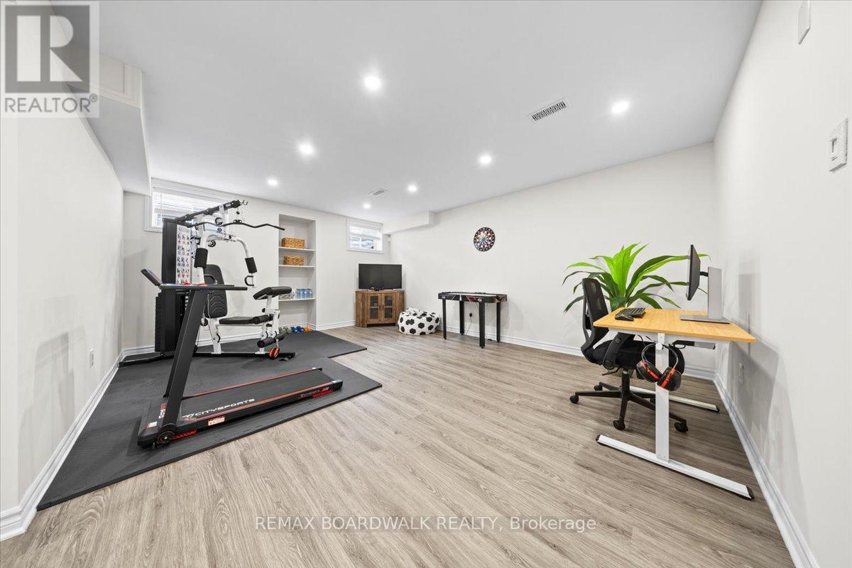 330 Bobolink Ridge, Ottawa, Ontario  K2V 0B7 - Photo 41 - X12848874