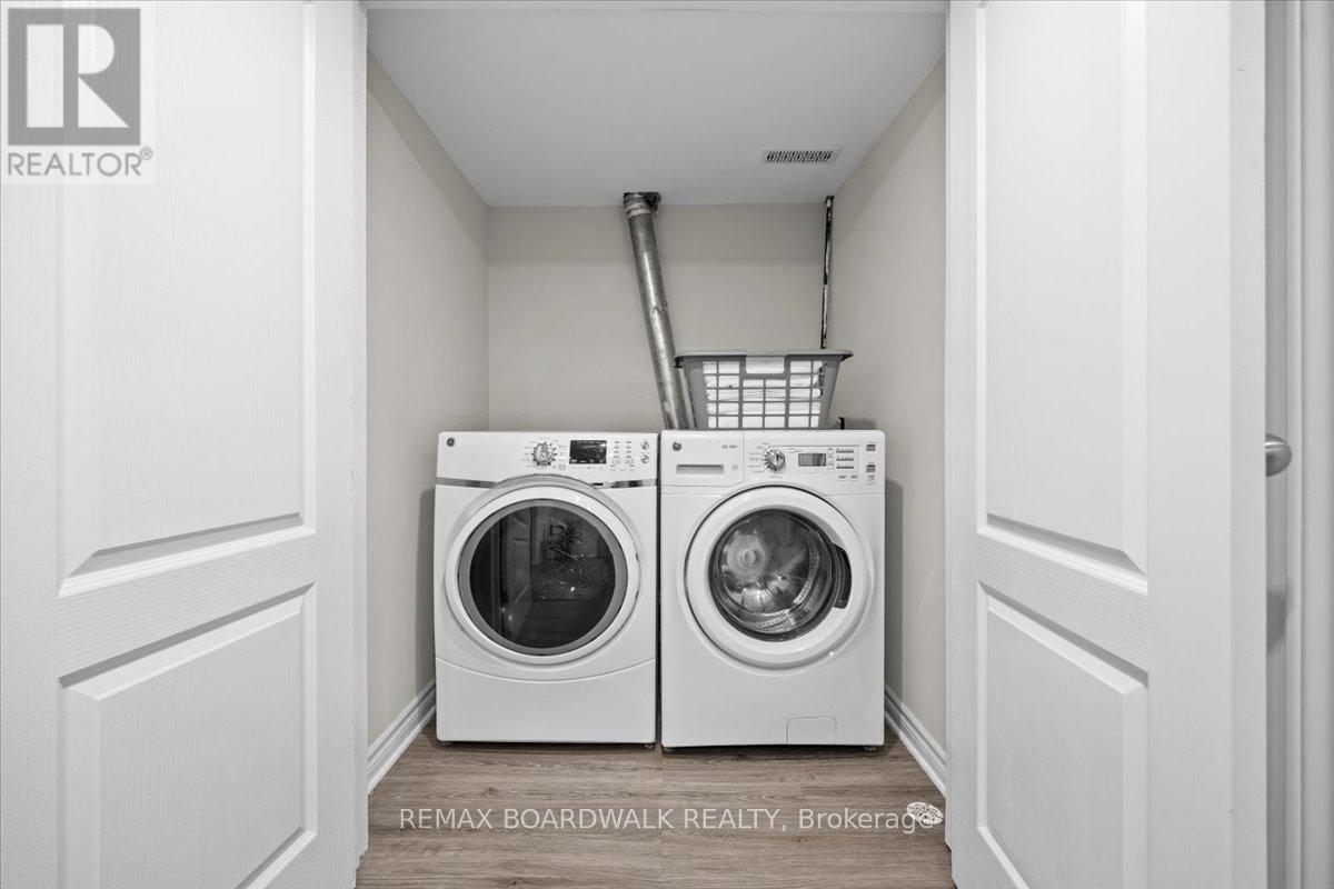 330 Bobolink Ridge, Ottawa, Ontario  K2V 0B7 - Photo 43 - X12848874