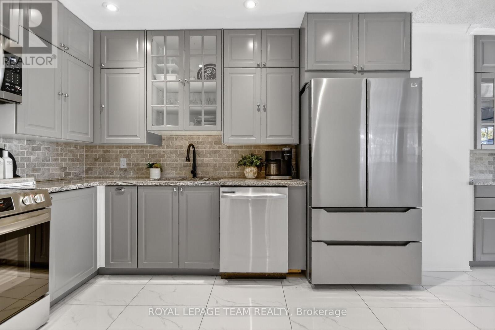 2 Furlong Crescent, Ottawa, Ontario  K2M 2J1 - Photo 16 - X12848888