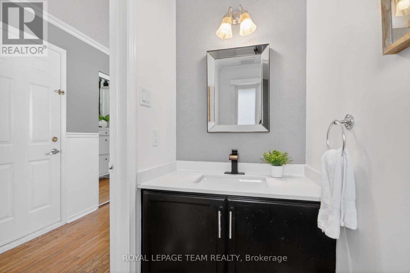 2 Furlong Crescent, Ottawa, Ontario  K2M 2J1 - Photo 5 - X12848888