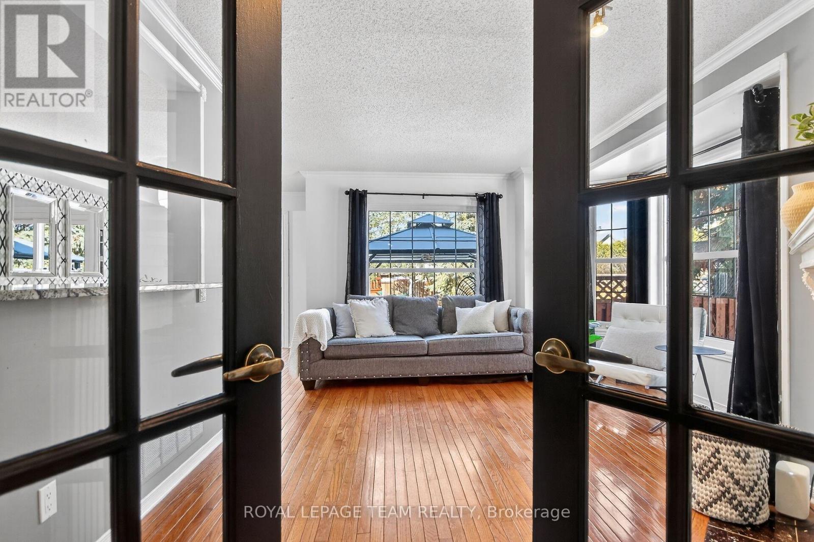 2 Furlong Crescent, Ottawa, Ontario  K2M 2J1 - Photo 7 - X12848888