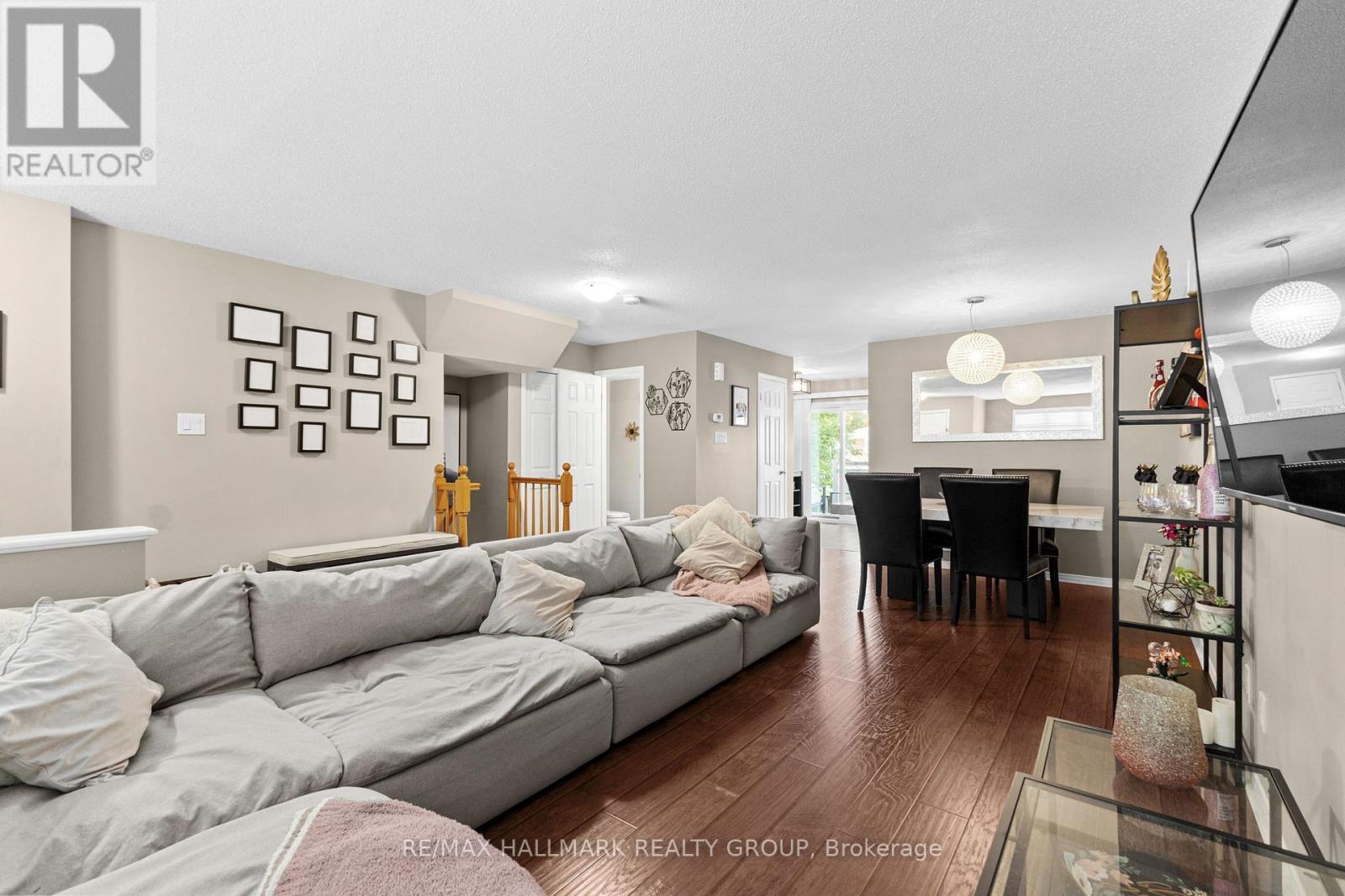 358 Galston Private, Ottawa, Ontario  K1W 0G3 - Photo 8 - X12848894