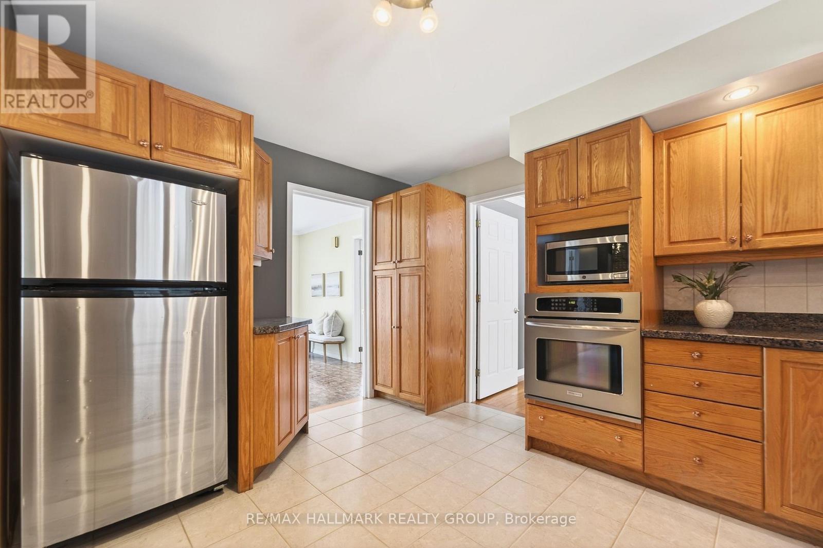 2349 Brennan Park Drive, Ottawa, Ontario  K4C 1H6 - Photo 17 - X12848970