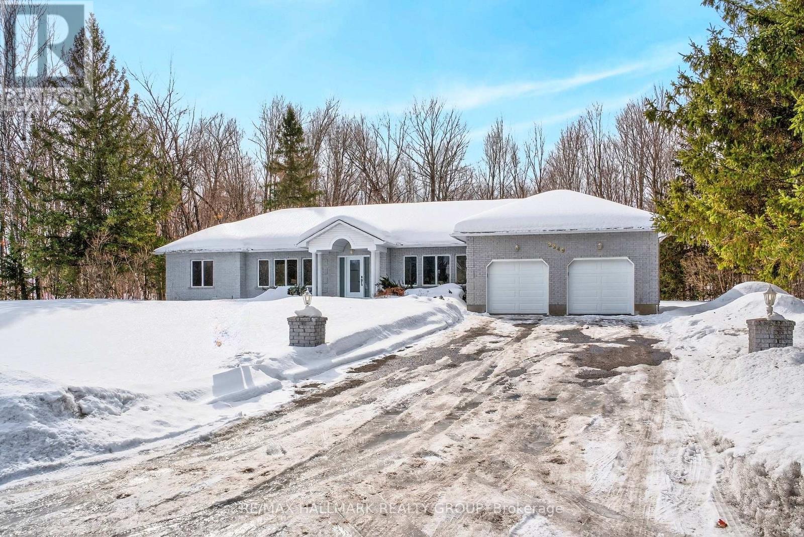 2349 Brennan Park Drive, Ottawa, Ontario  K4C 1H6 - Photo 2 - X12848970