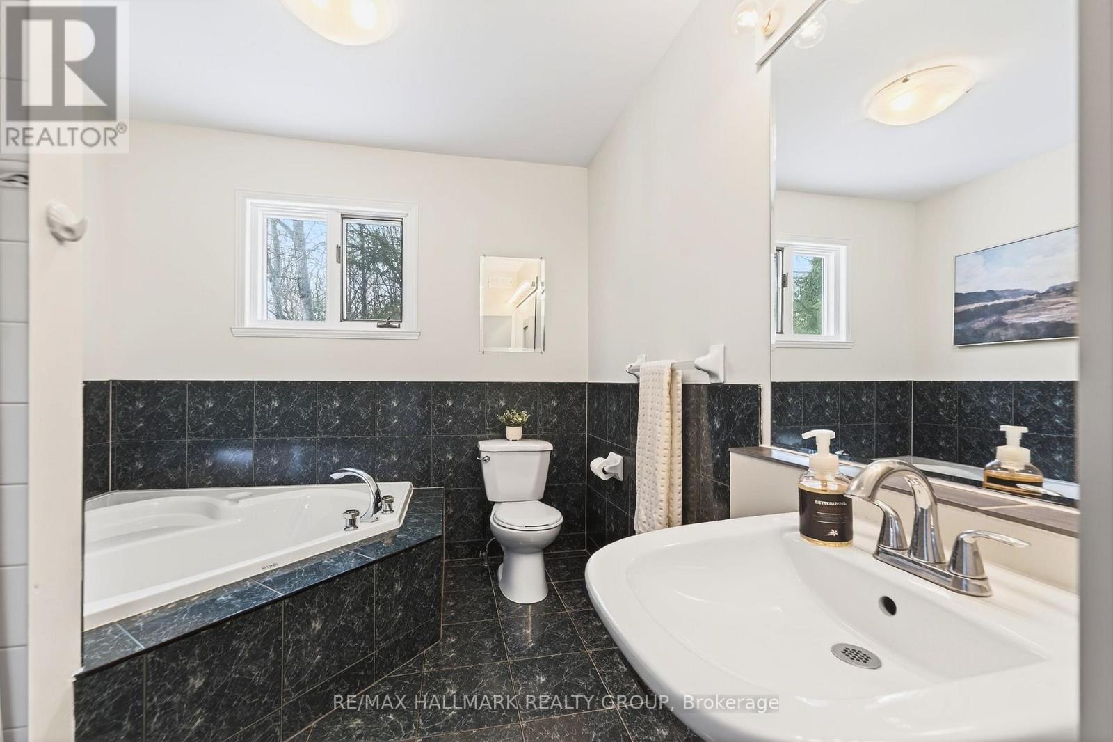 2349 Brennan Park Drive, Ottawa, Ontario  K4C 1H6 - Photo 30 - X12848970