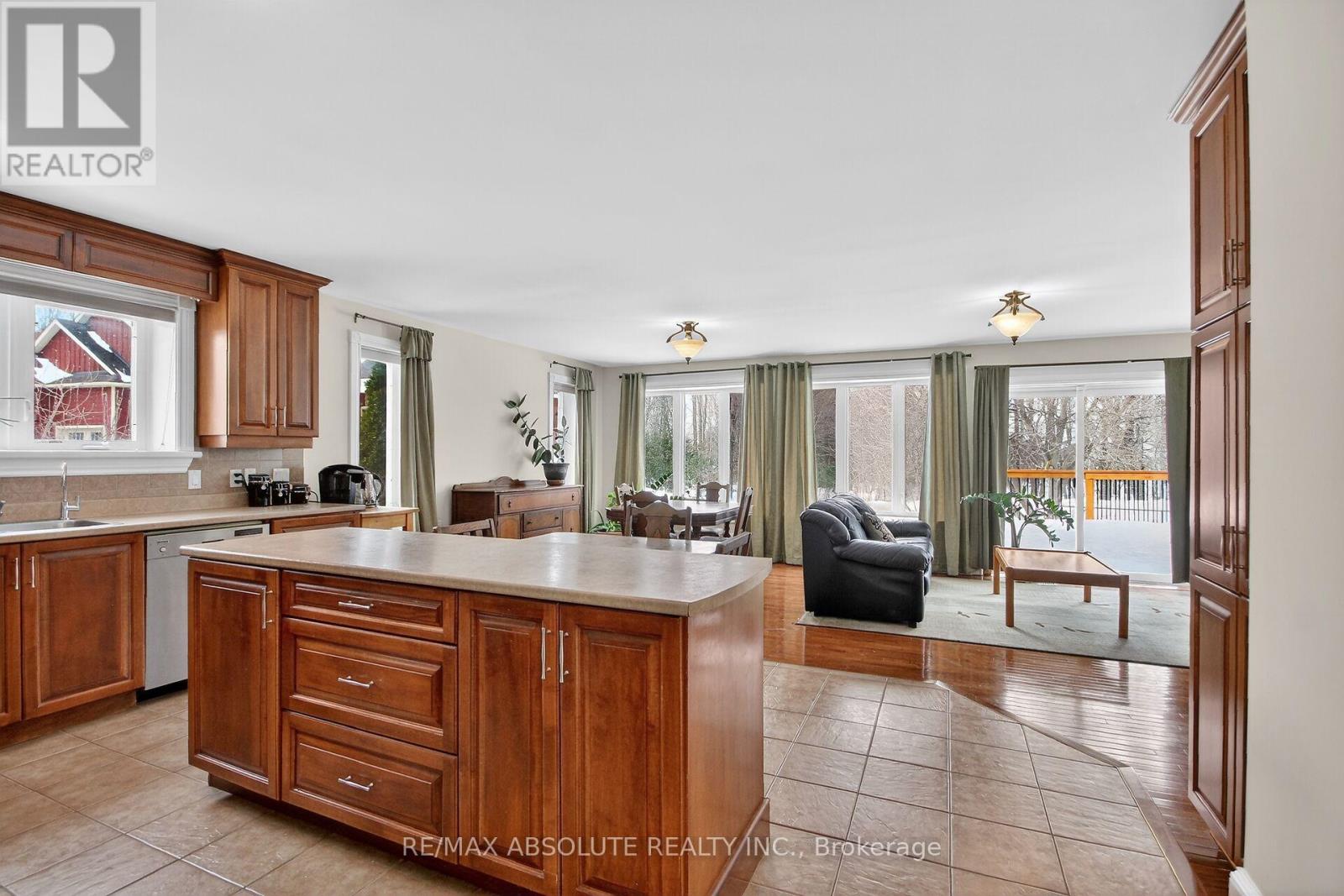 223 Jensen Court, Ottawa, Ontario  K0A 1L0 - Photo 6 - X12849004