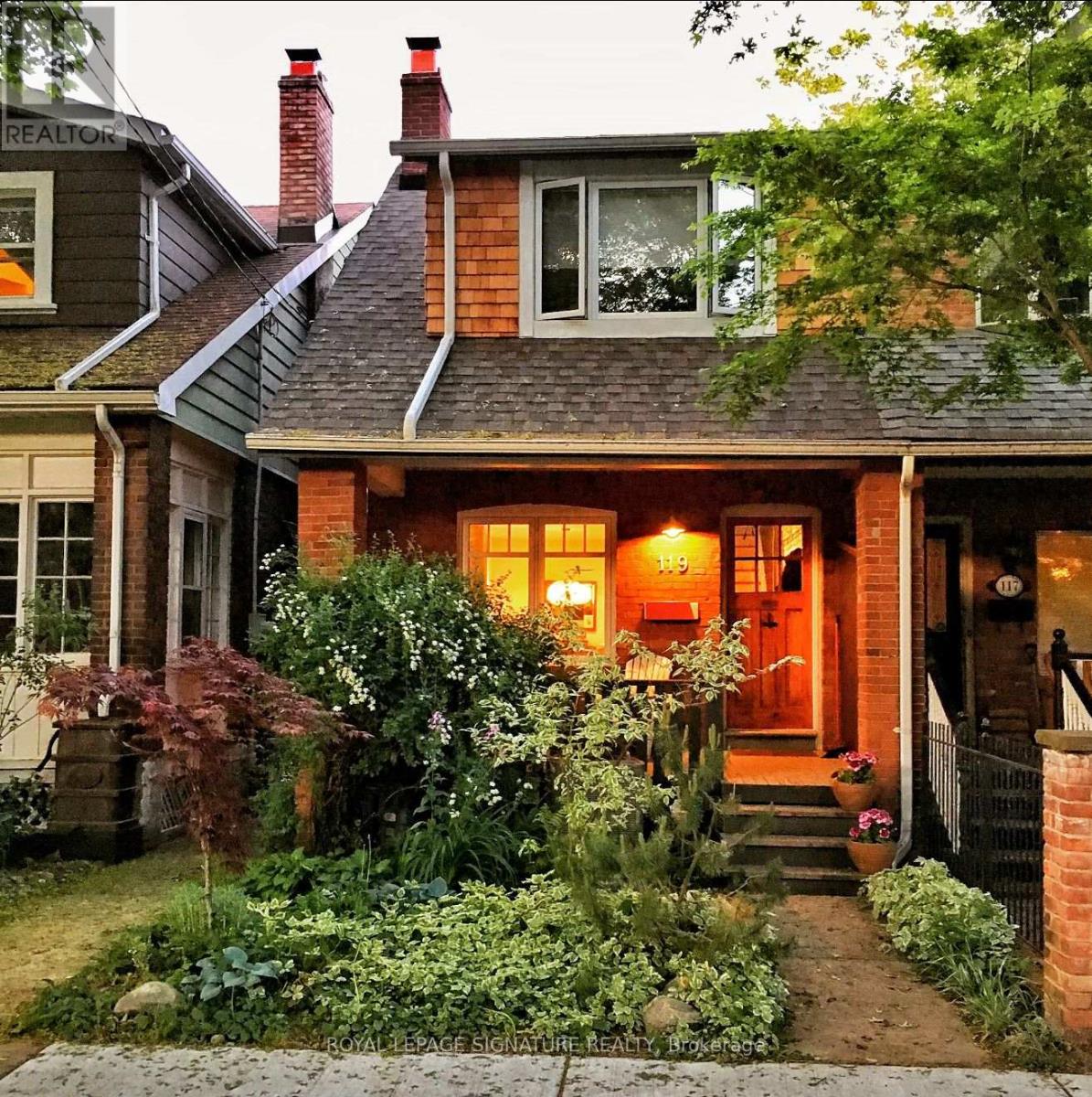 119 Alton Avenue, Toronto, Ontario  M4L 2M3 - Photo 2 - E12846024