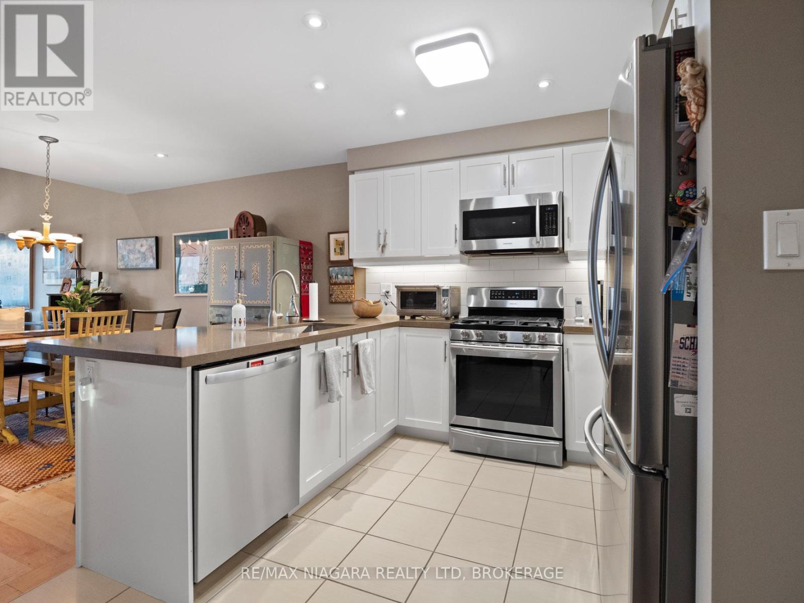 81 Bardol Avenue, Fort Erie, Ontario  L2A 6R4 - Photo 5 - X12848782